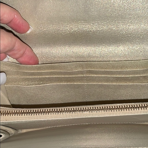 Dior Gold Wallet  Beautiful Bag & temp. Price drop - Picture 5 of 8